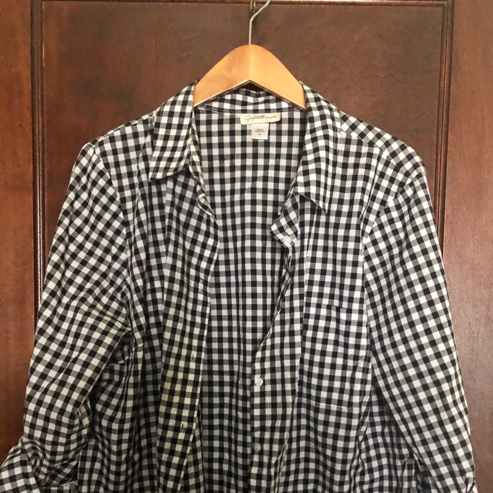 Black and White Gingham Women’s Button-Up Size XL